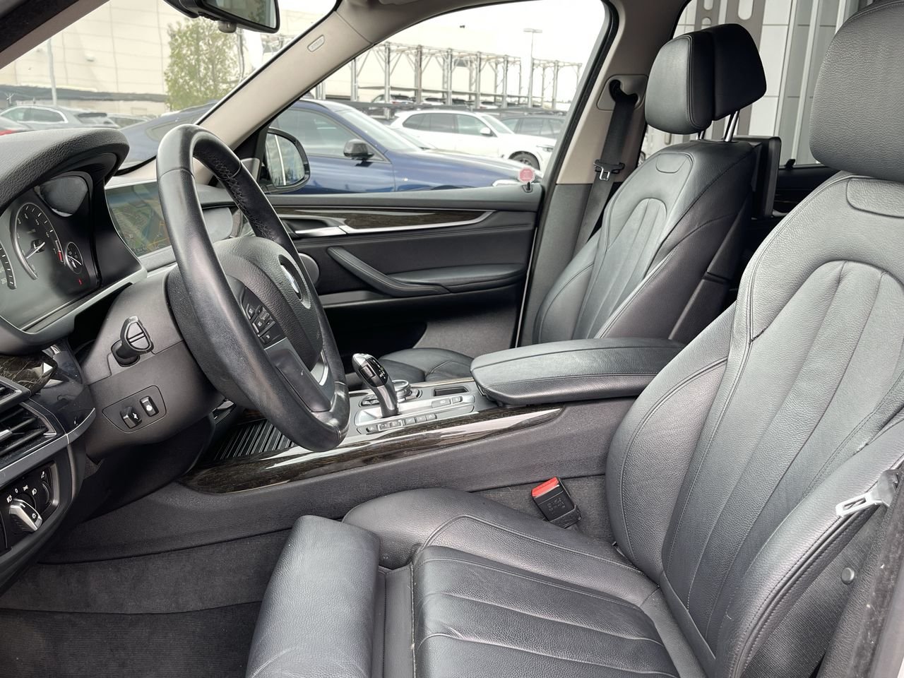 Used 2014 Mineral White Metallic BMW XDrive50i image 19