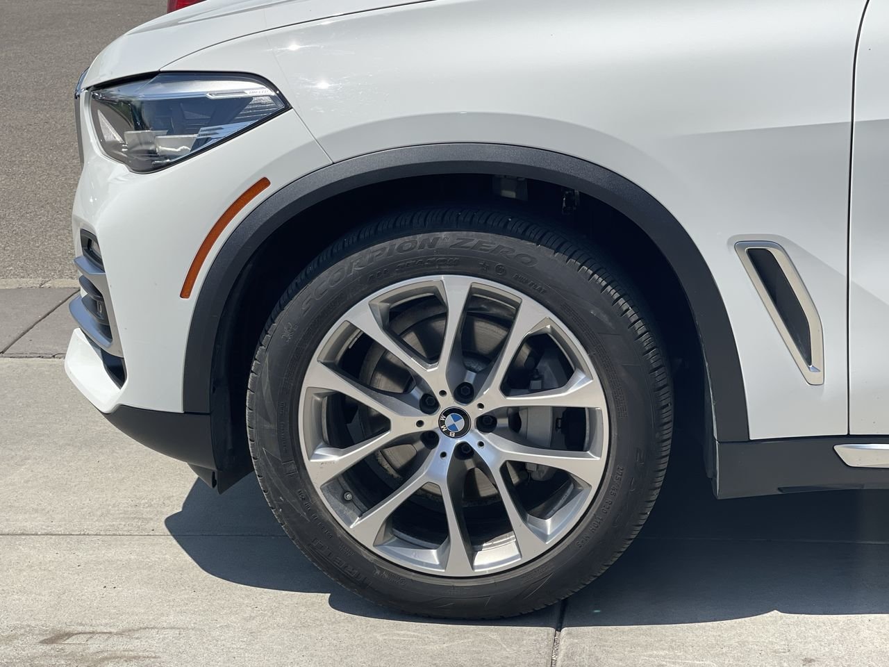 Certified Used 2020 Alpine White Non-Metallic BMW XDrive40i image 18