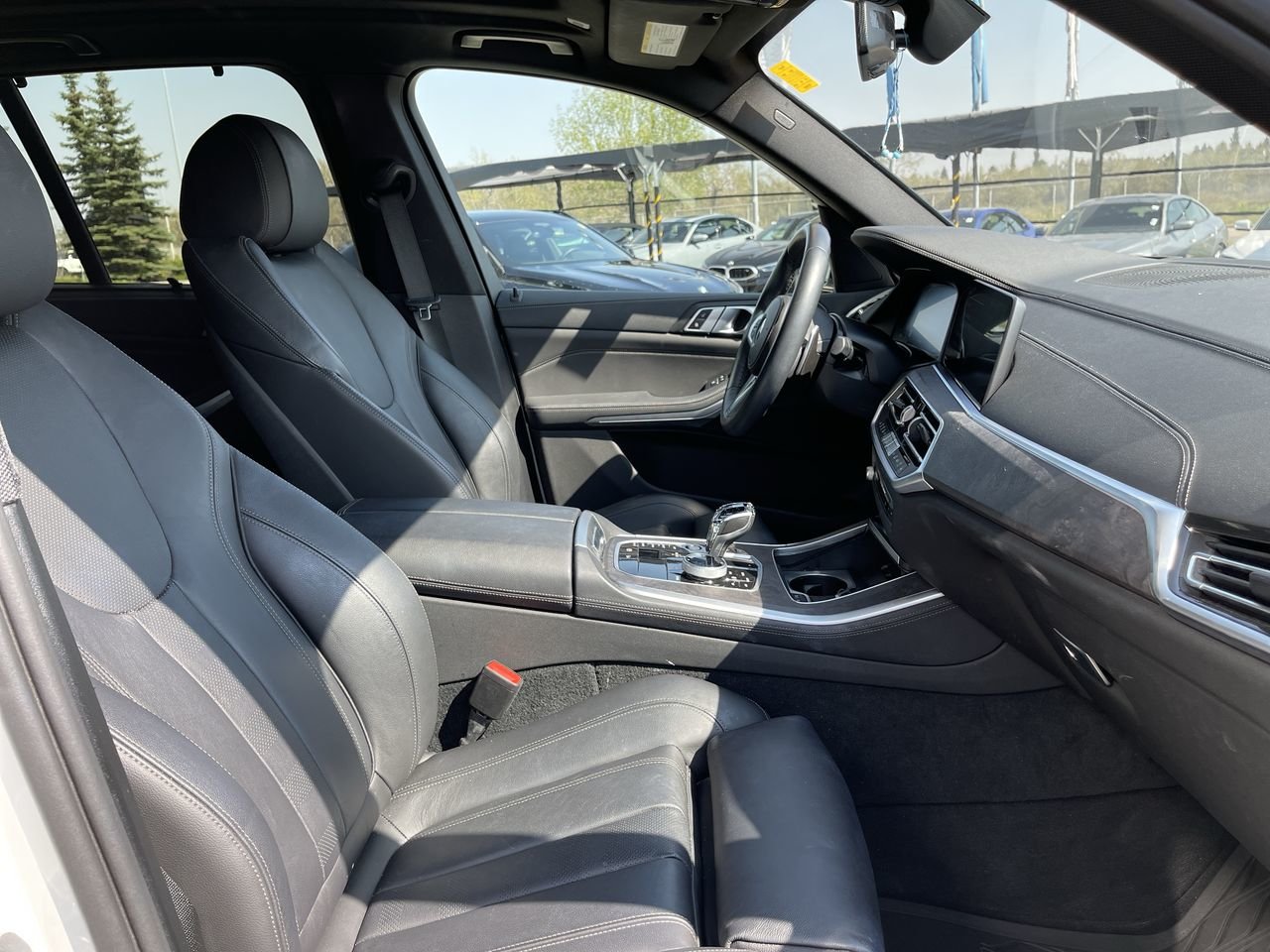 Used 2020 Mineral White Metallic BMW XDrive40i image 32