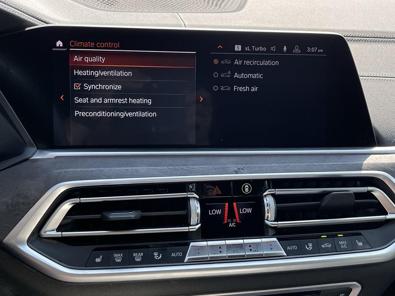 Used 2020 Mineral White Metallic BMW XDrive40i image 26