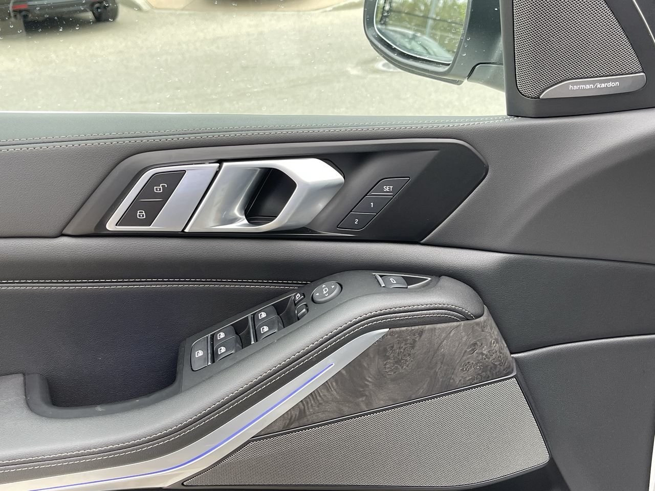 New 2024 Alpine White BMW XDrive40i image 22