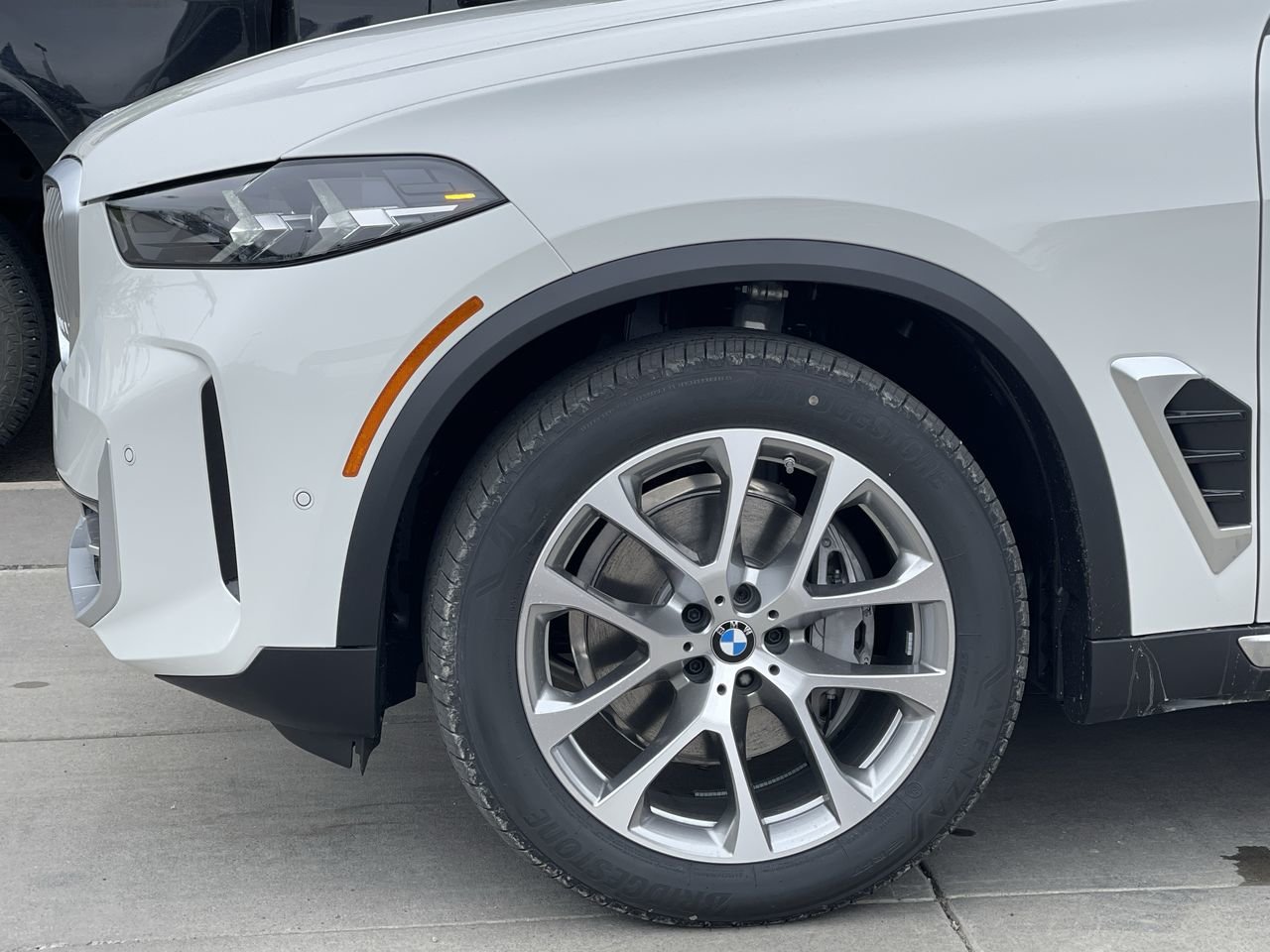 New 2024 Alpine White BMW XDrive40i image 18