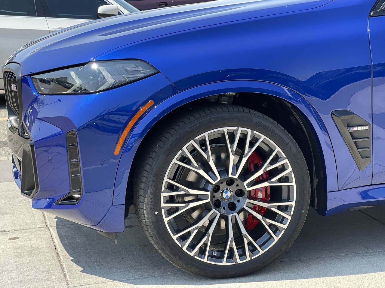 New 2024 Marina Bay Blue Metallic BMW M60i image 18