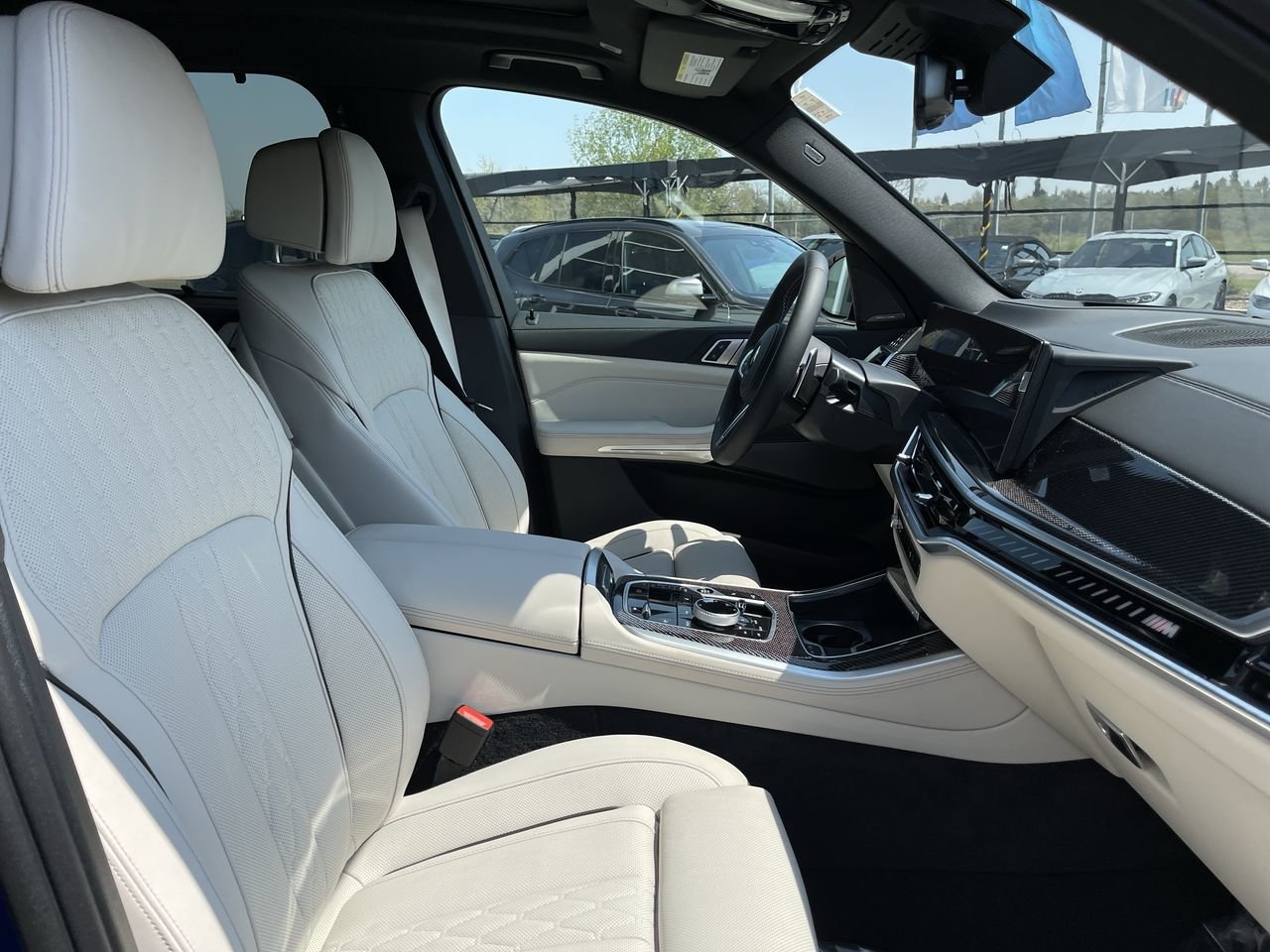 New 2024 Marina Bay Blue Metallic BMW M60i image 29
