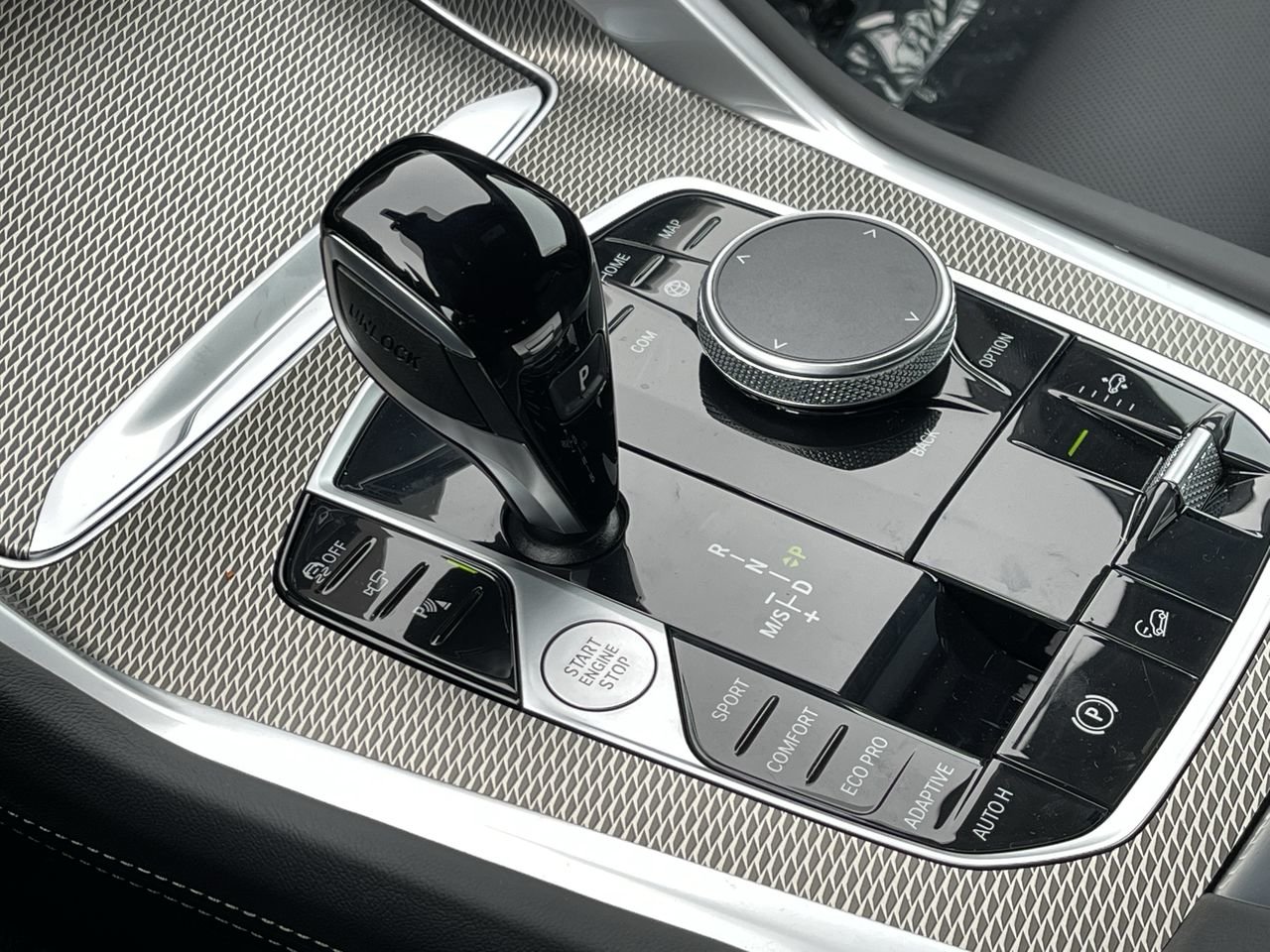 New 2023 Mineral White Metallic BMW XDrive40i image 29