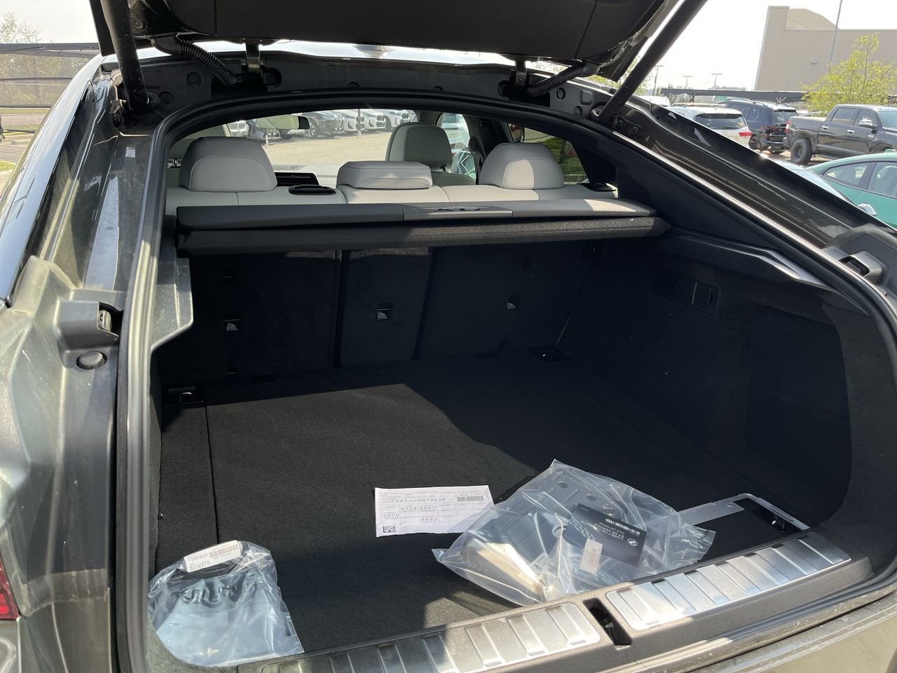 New 2023 Manhattan Metallic BMW XDrive40i image 33