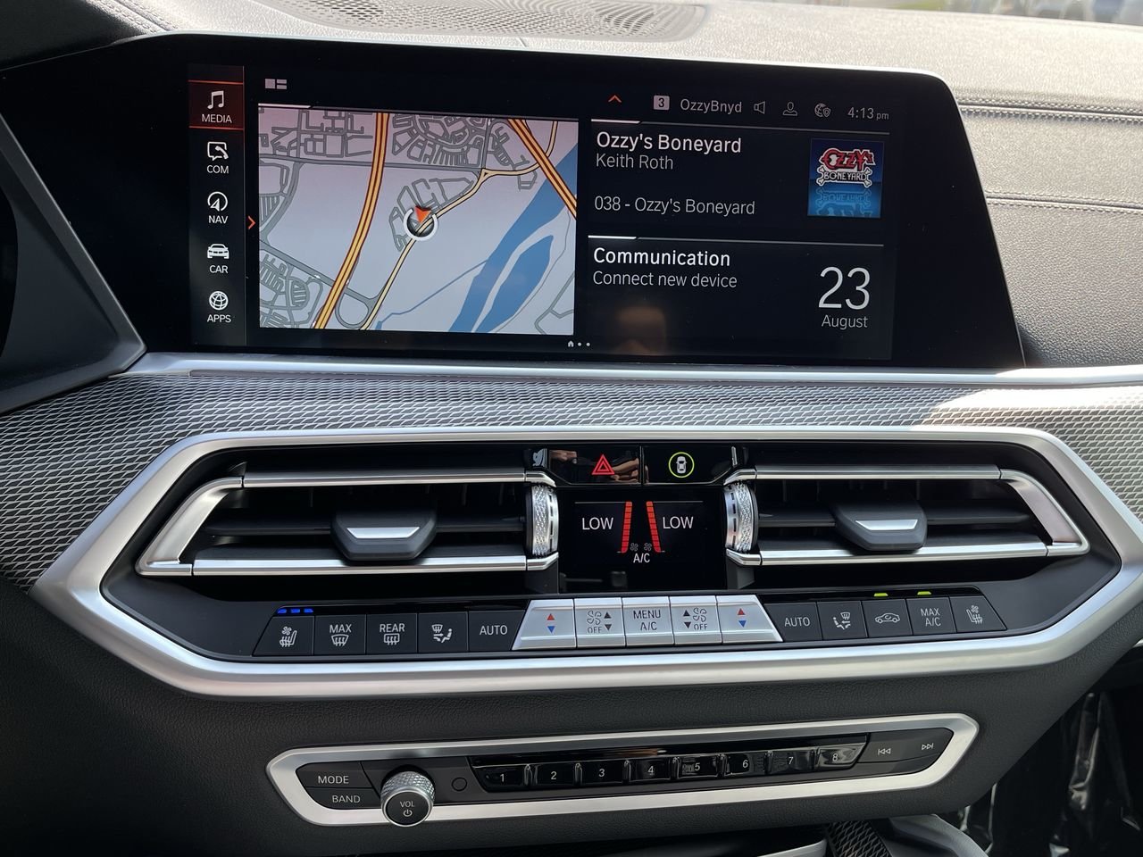 New 2023 Manhattan Metallic BMW XDrive40i image 25