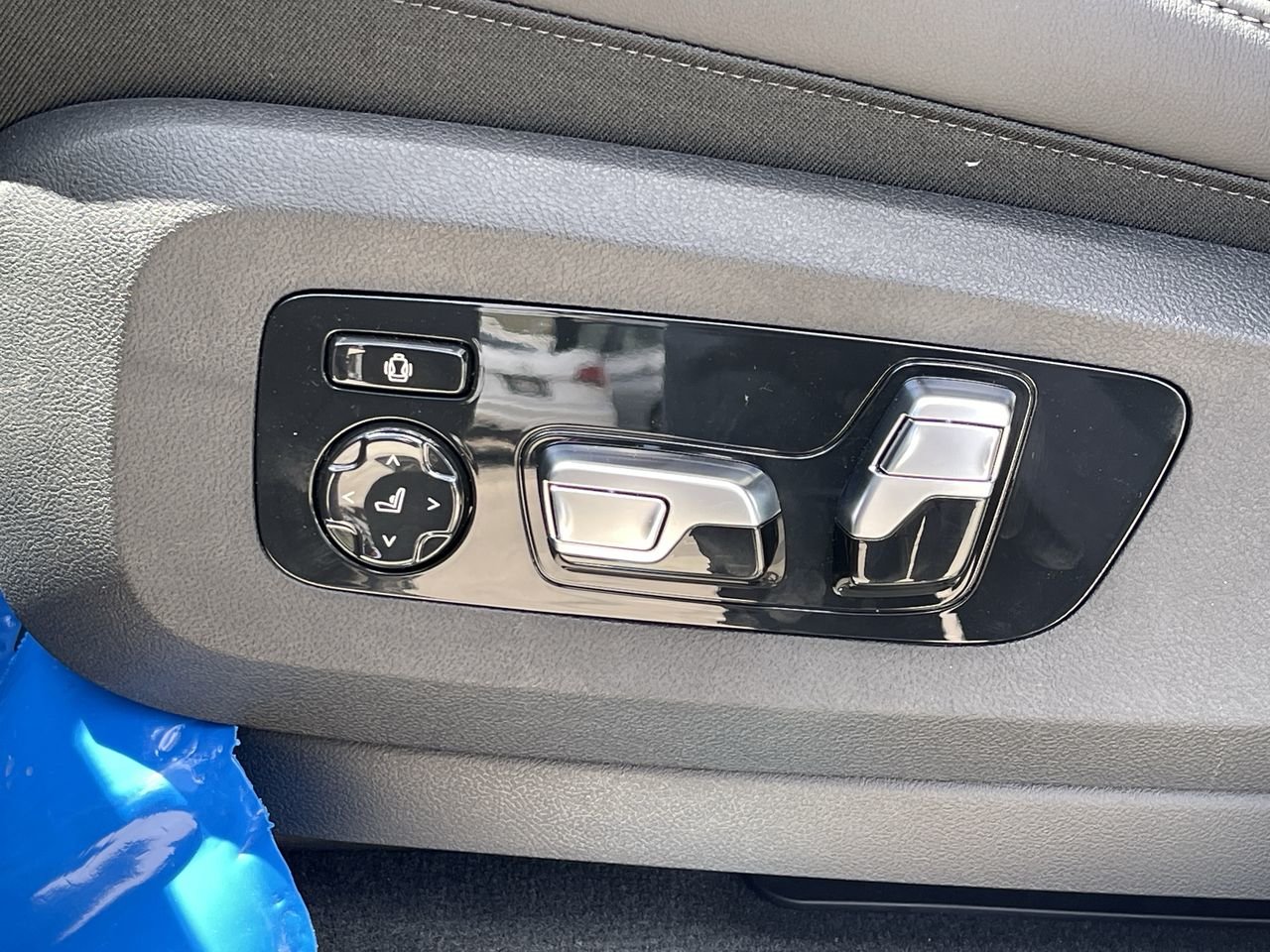 New 2024 Skyscraper Grey Metallic BMW XDrive40i image 21