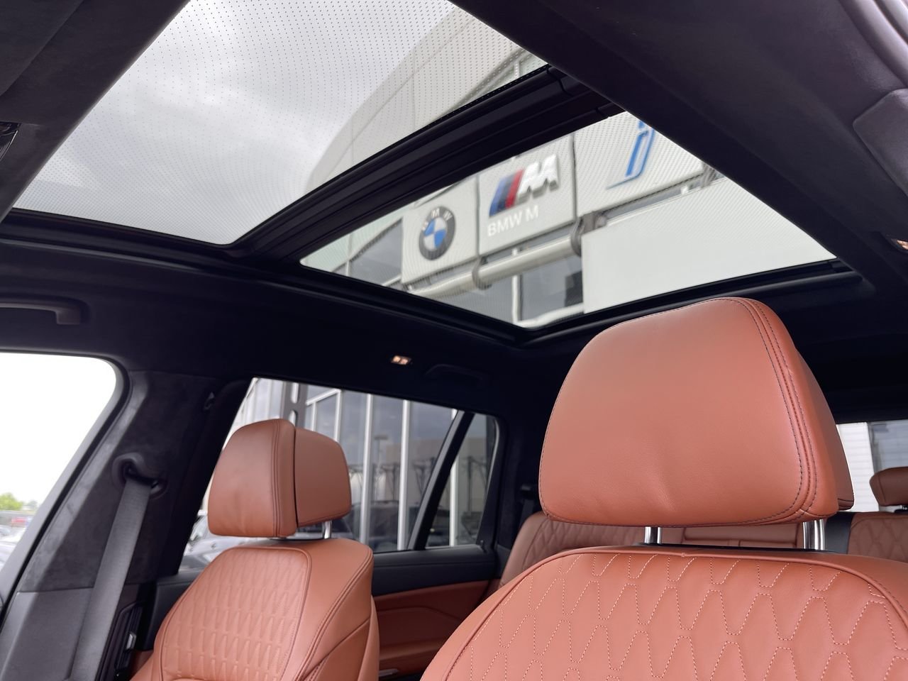 New 2024 Tanzanite Blue Metallic BMW XDrive40i image 32