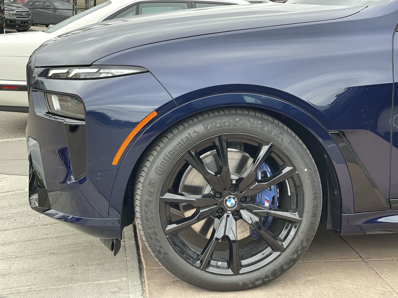 New 2024 Tanzanite Blue Metallic BMW XDrive40i image 18