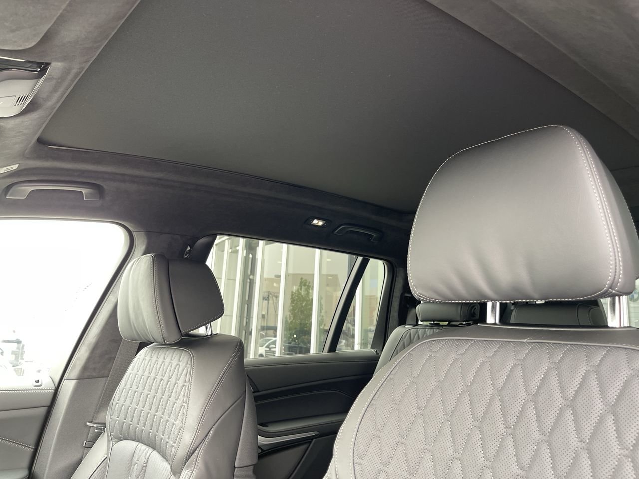 New 2024 Carbon Black Metallic BMW XDrive40i image 28