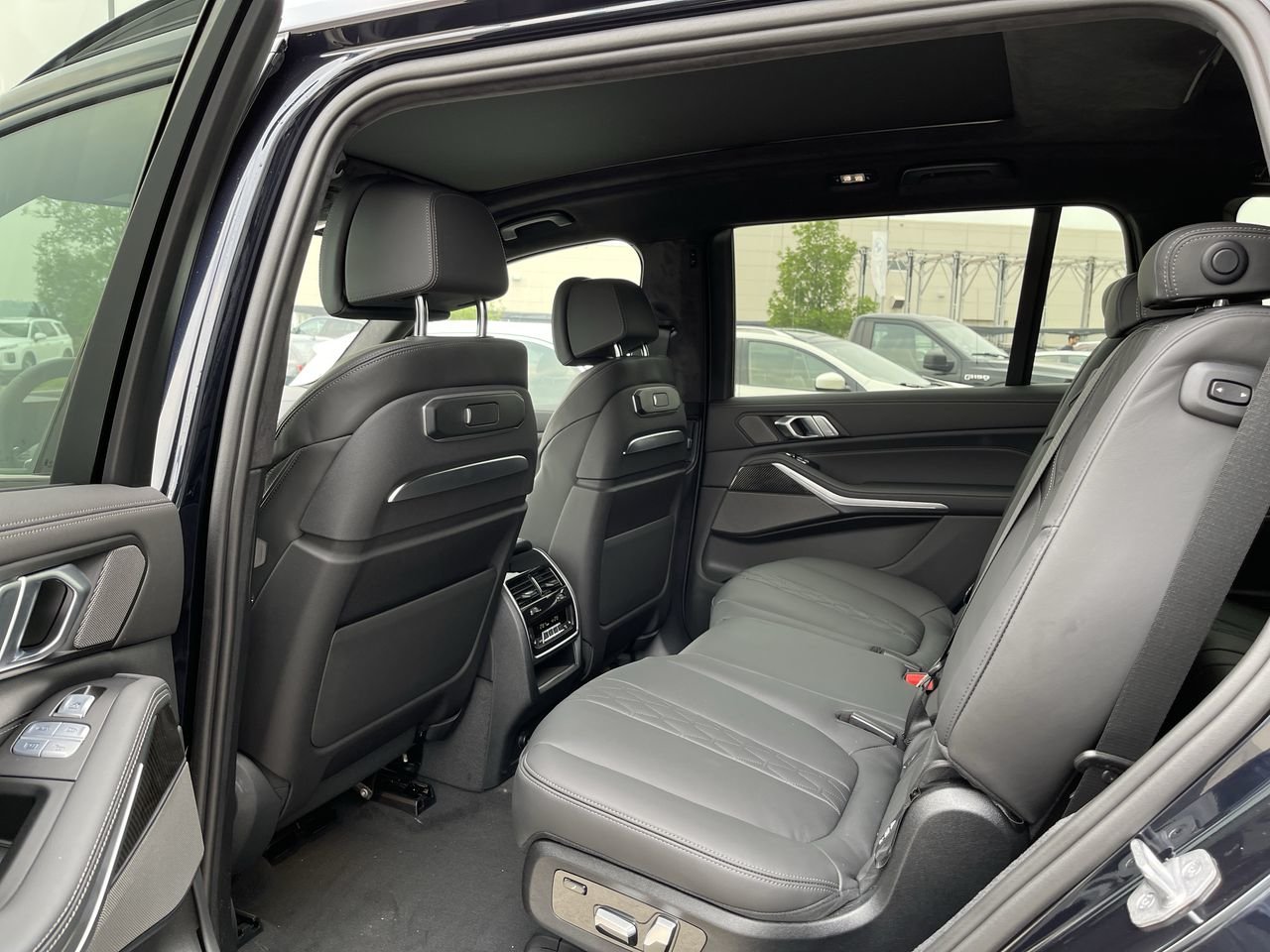 New 2024 Carbon Black Metallic BMW XDrive40i image 29