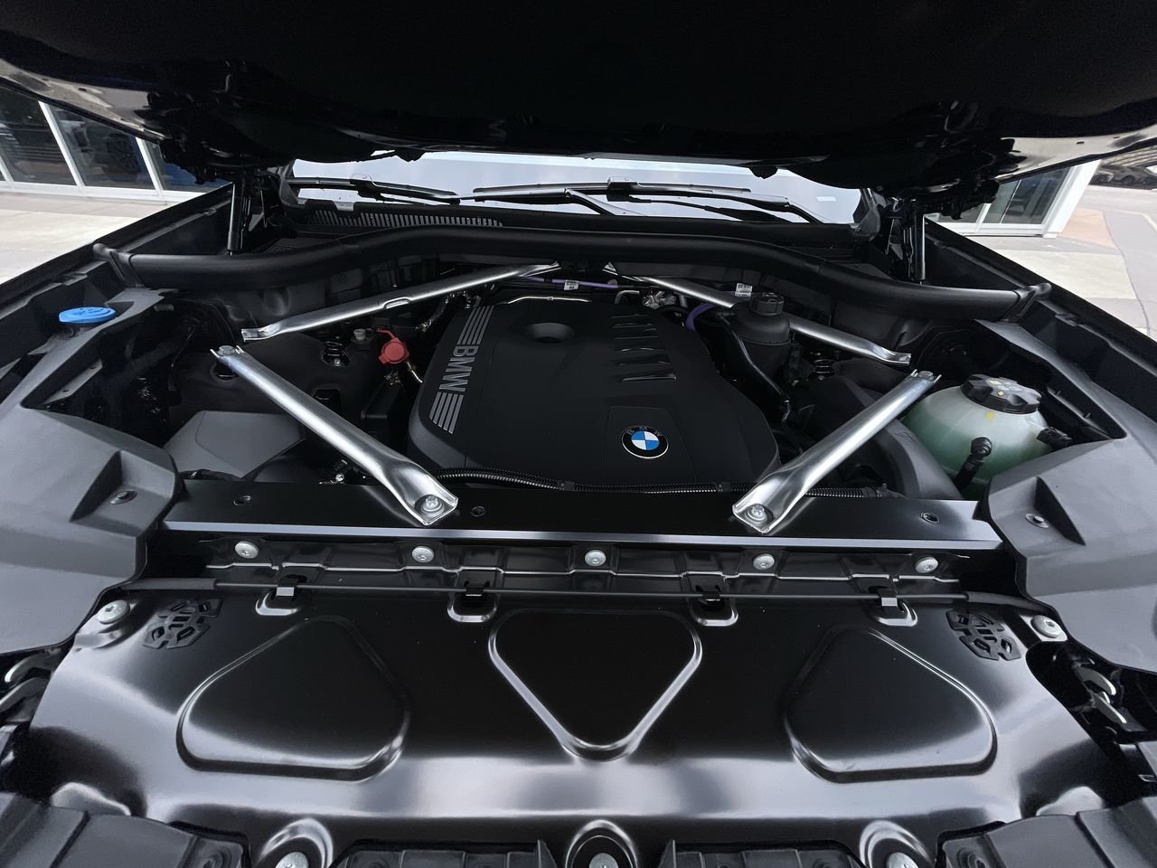 New 2024 Carbon Black Metallic BMW XDrive40i image 20