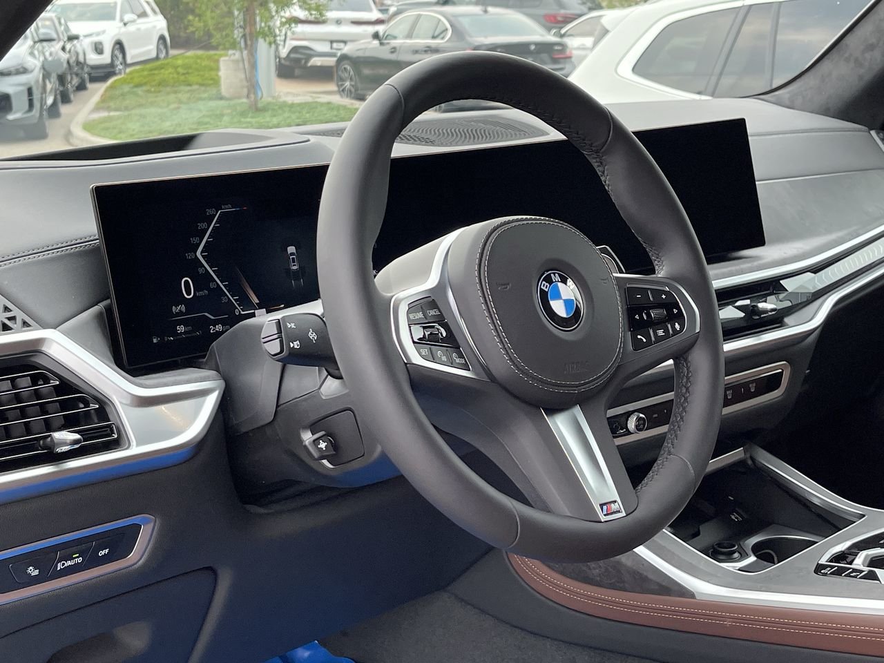 New 2024 Mineral White Metallic BMW XDrive40i image 24