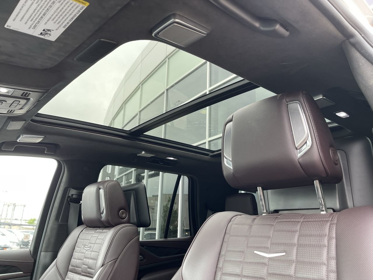 Used 2021 White Cadillac Sport Platinum image 30