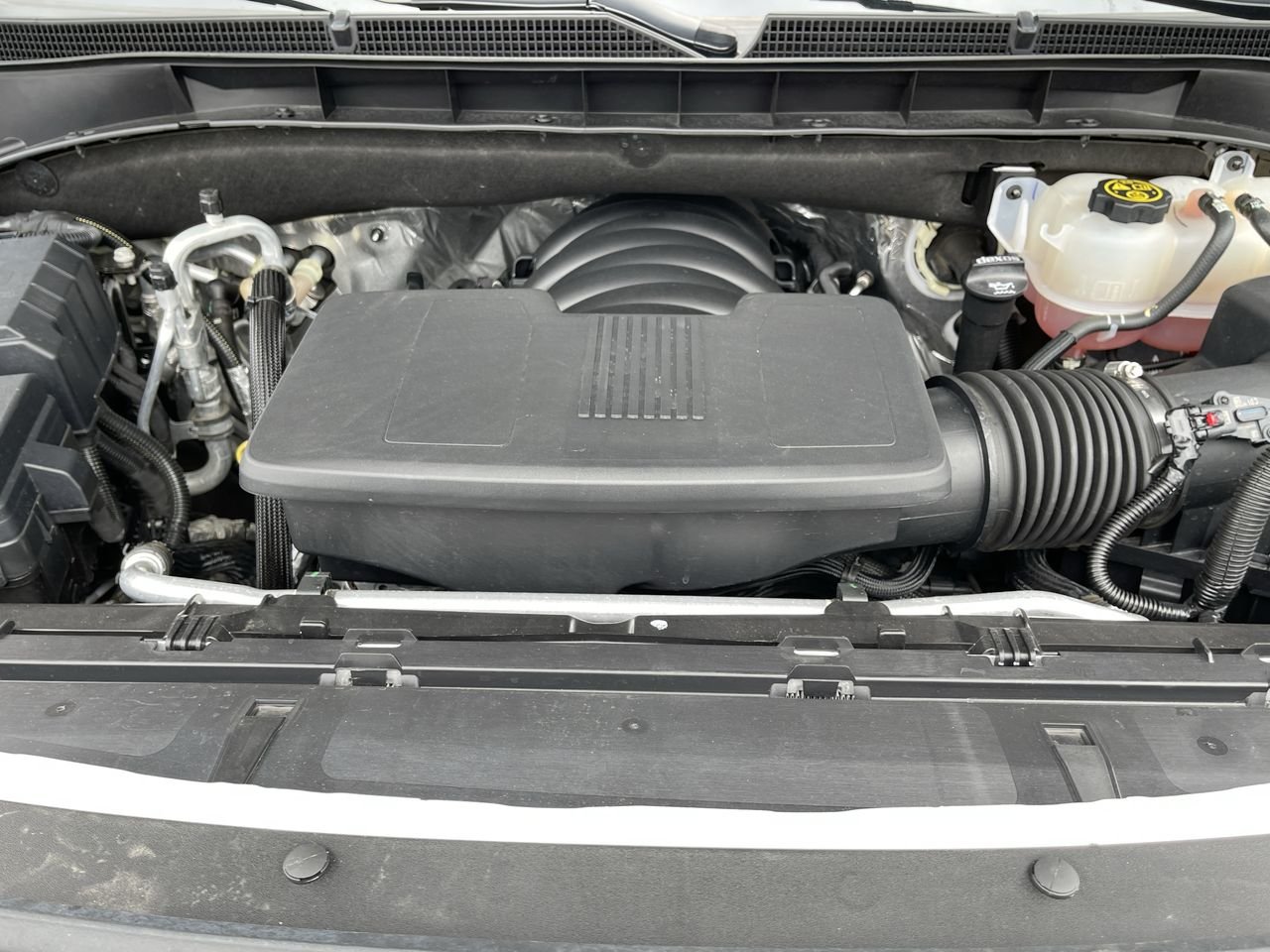 Used 2021 White Cadillac Sport Platinum image 34
