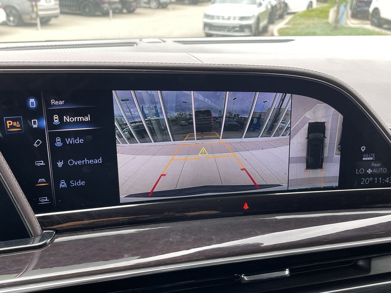 Used 2021 White Cadillac Sport Platinum image 25