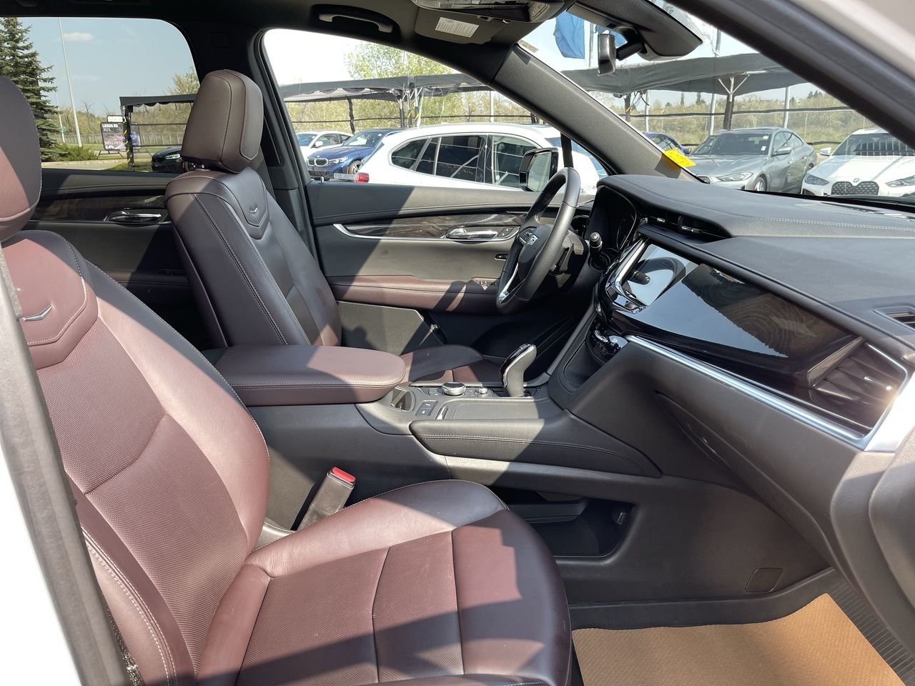 Used 2022 White Cadillac Premium Luxury image 34
