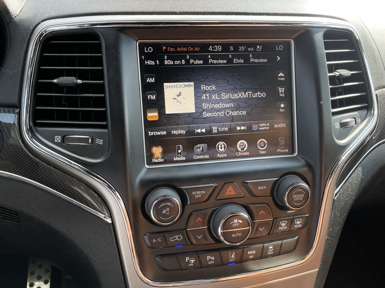 Used 2017 Diamond Black Crystal Pearl Jeep SRT image 24