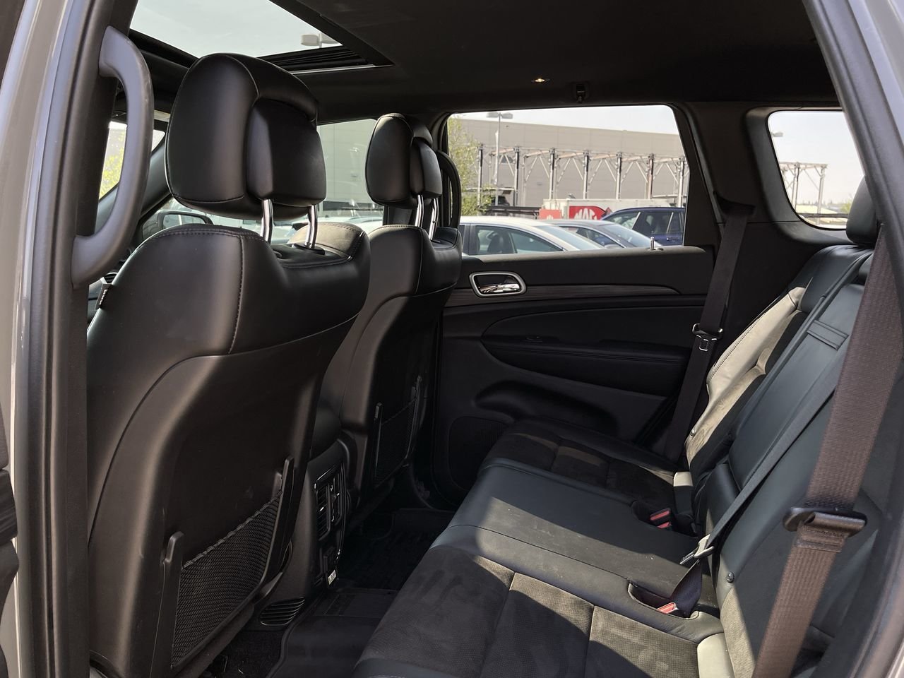 Used 2021 Sting-Grey Jeep Altitude image 31