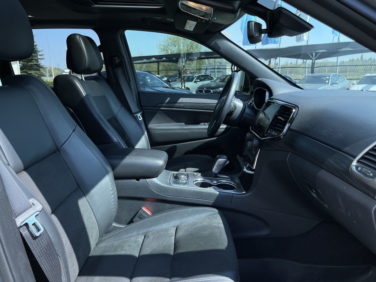 Used 2021 Sting-Grey Jeep Altitude image 33