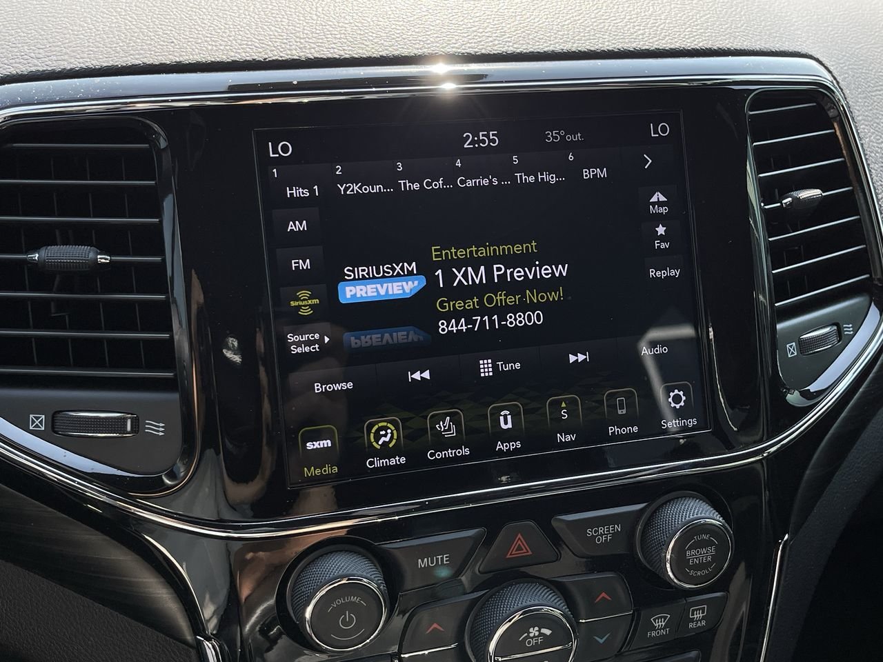 Used 2021 Sting-Grey Jeep Altitude image 24