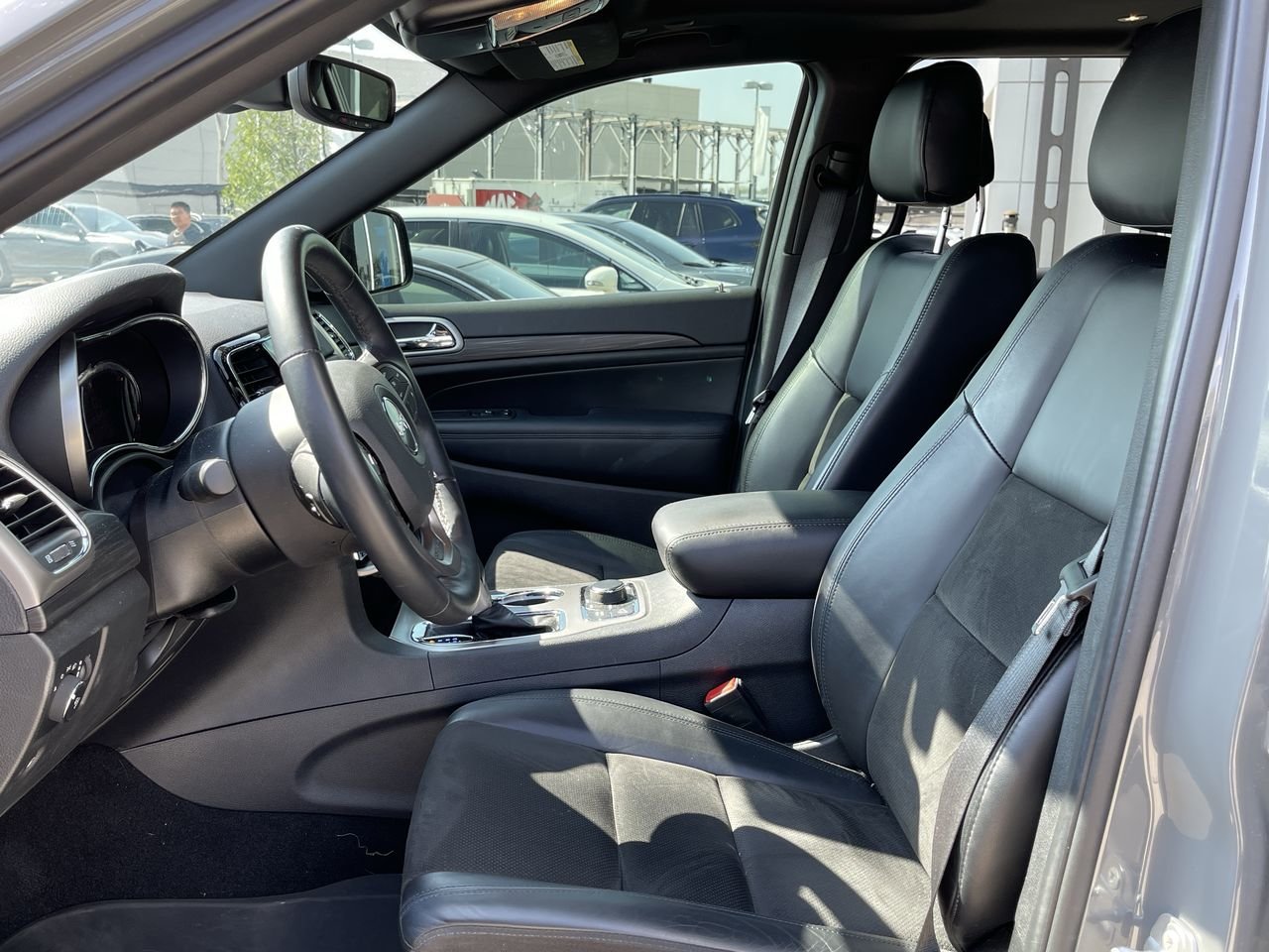 Used 2021 Sting-Grey Jeep Altitude image 19