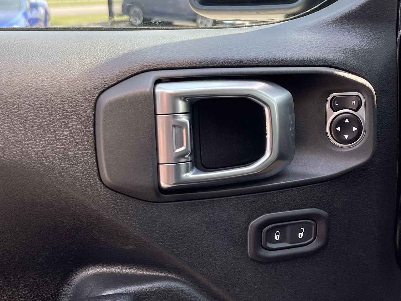 Used 2018 Black Jeep Sport image 21