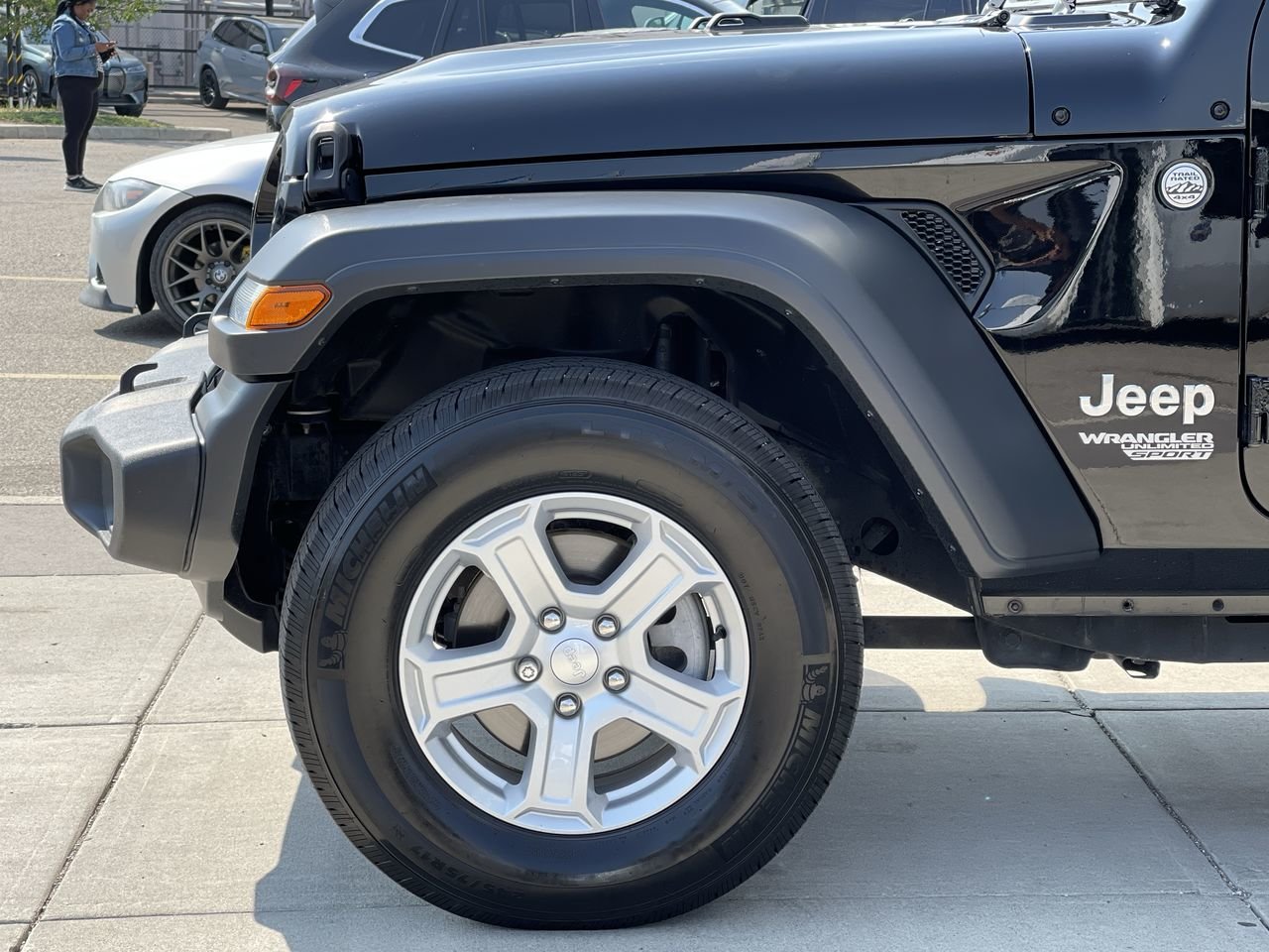 Used 2018 Black Jeep Sport image 18