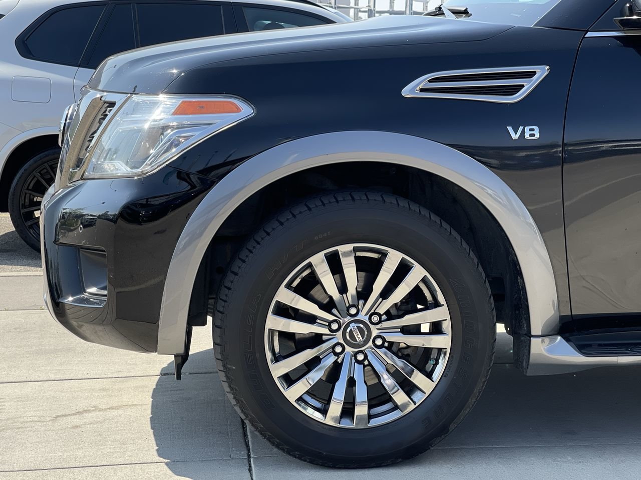 Used 2018 Black Nissan Platinum image 18