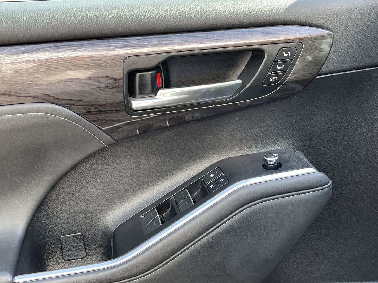 Used 2021 Black Toyota Platinum image 21