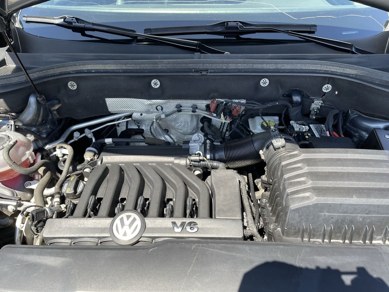 Used 2019 Gray Volkswagen Highline image 31