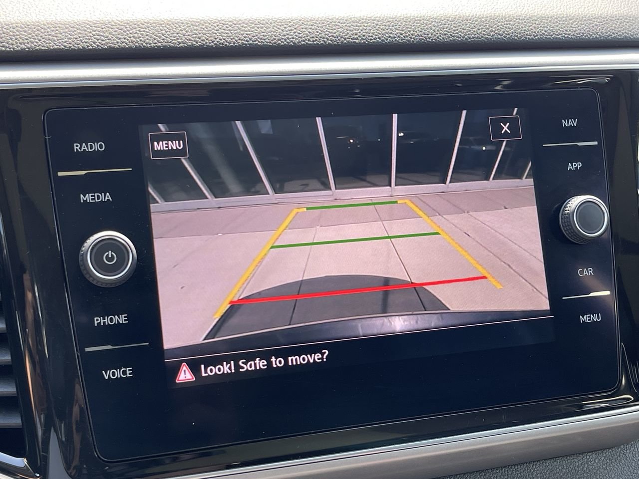 Used 2019 Gray Volkswagen Highline image 21