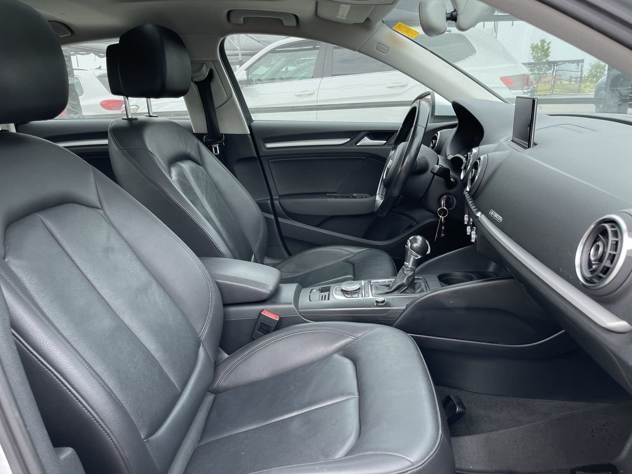 Used 2015 Ice Silver Met Audi 2.0T Komfort image 32