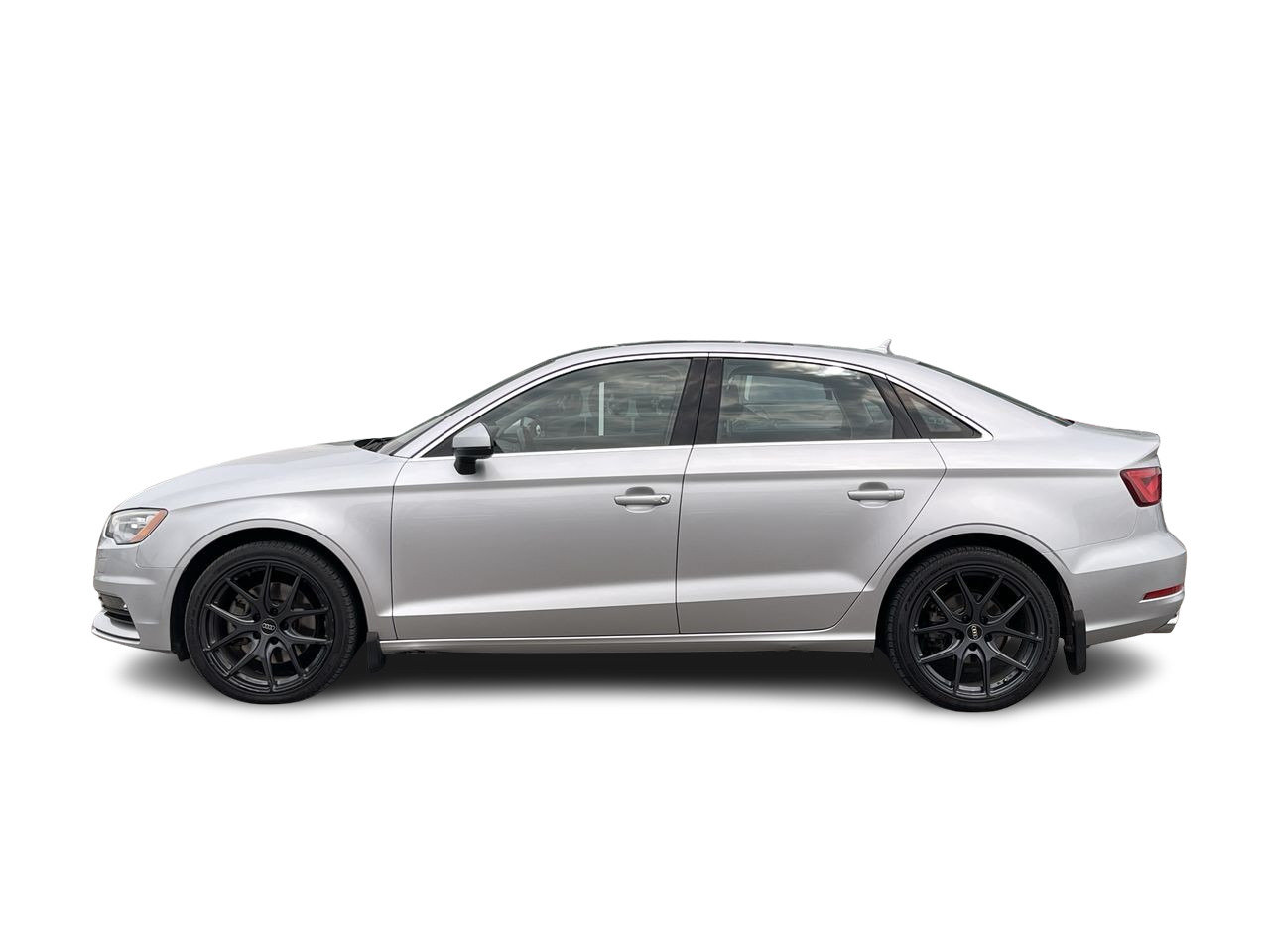 Used 2015 Ice Silver Met Audi 2.0T Komfort image 5