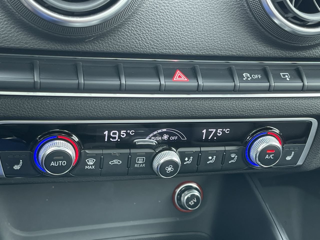 Used 2015 Ice Silver Met Audi 2.0T Komfort image 26