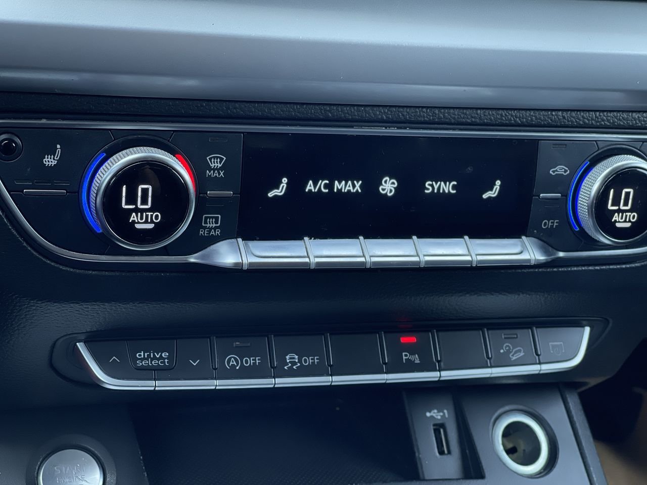 Used 2019 Manhattan Grey Met Audi QUATTRO image 23