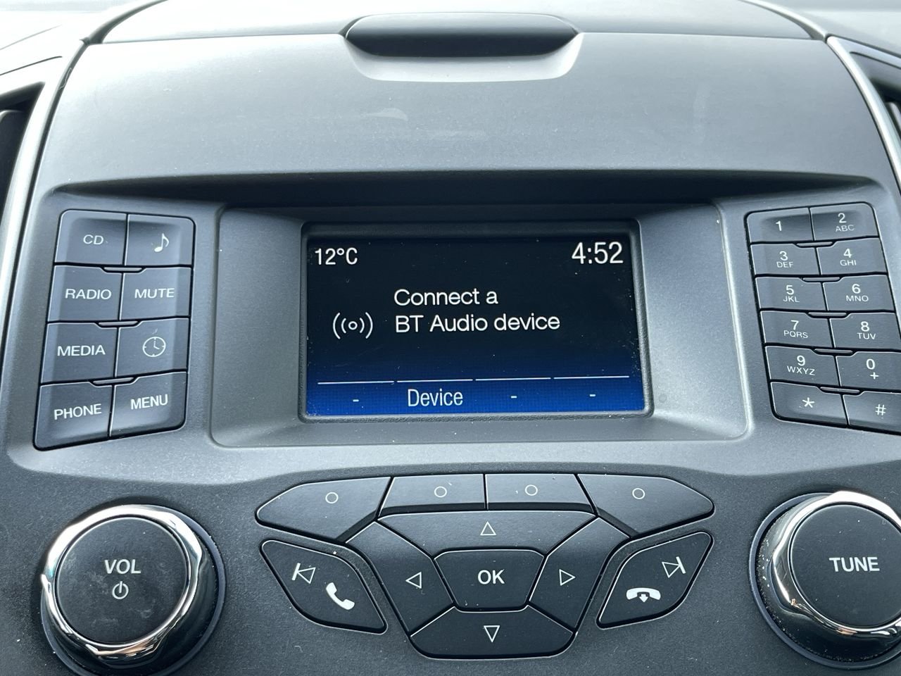 Used 2017 Oxford White Ford SE All-Wheel Drive image 24