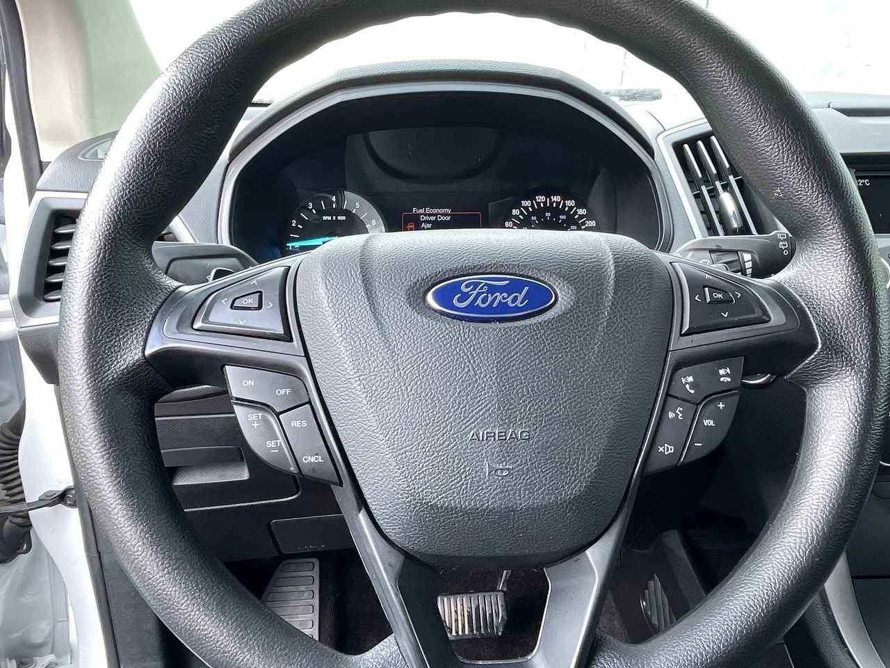 Used 2017 Oxford White Ford SE All-Wheel Drive image 22