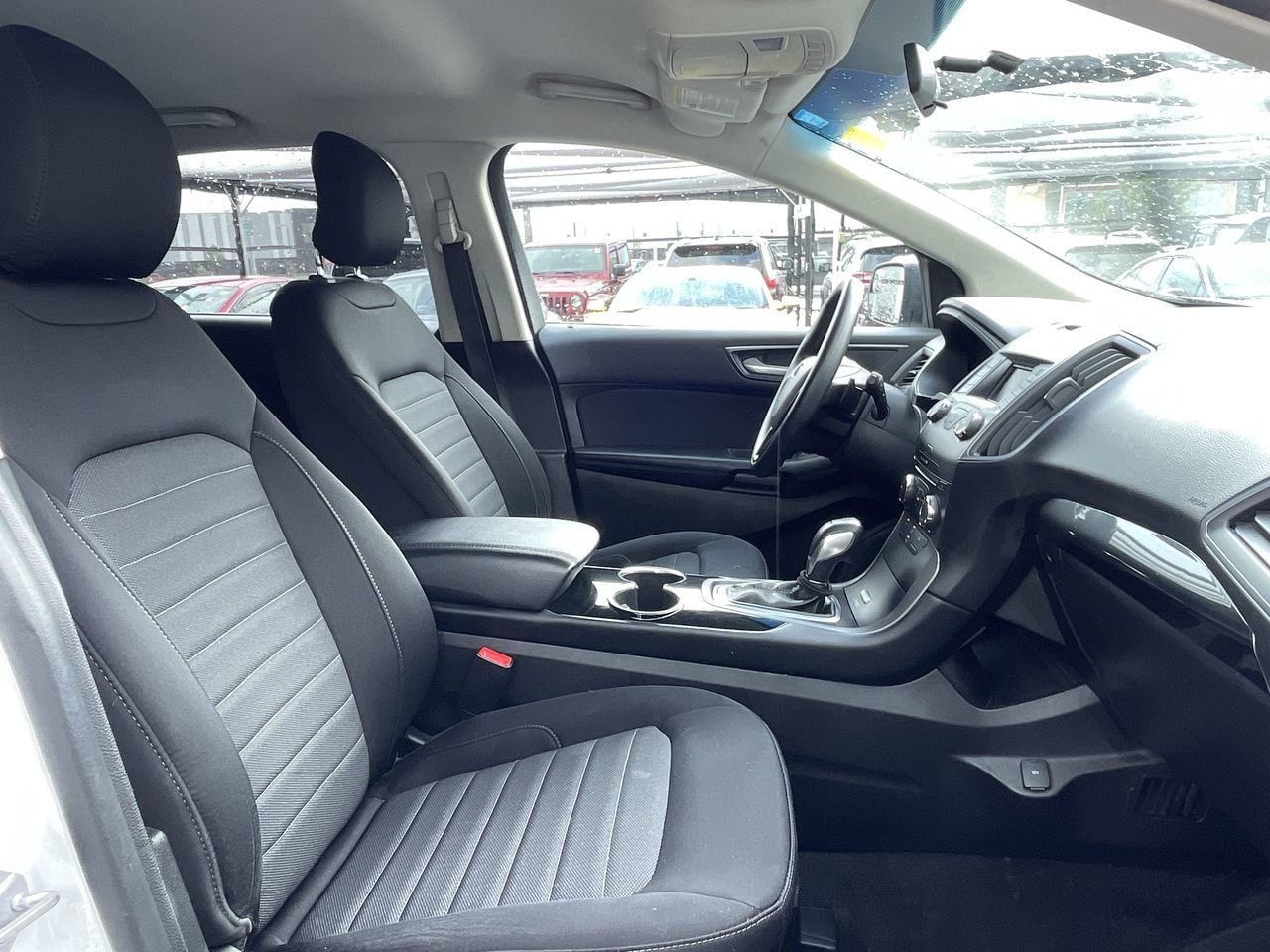 Used 2017 Oxford White Ford SE All-Wheel Drive image 31