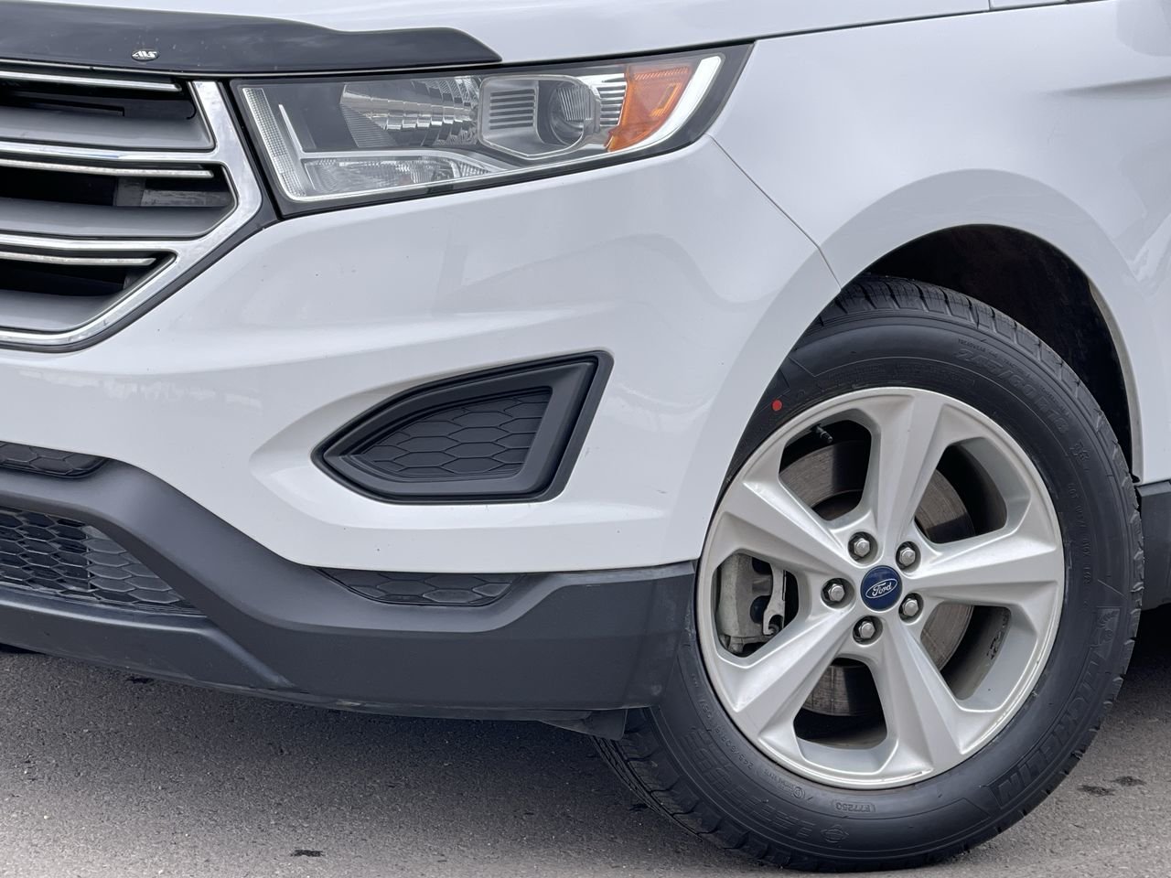 Used 2017 Oxford White Ford SE All-Wheel Drive image 18