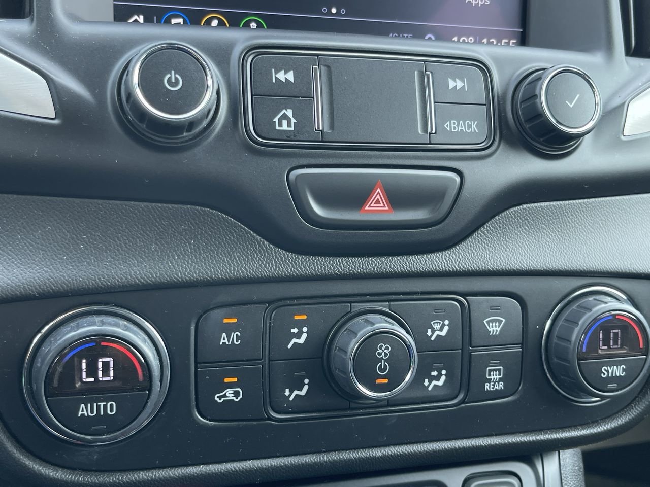 Used 2019 Graphite Grey (MET) GMC SLT image 26