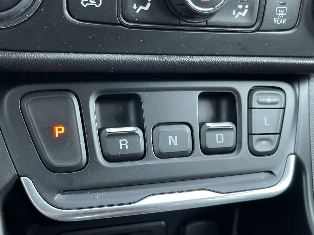 Used 2019 Graphite Grey (MET) GMC SLT image 27