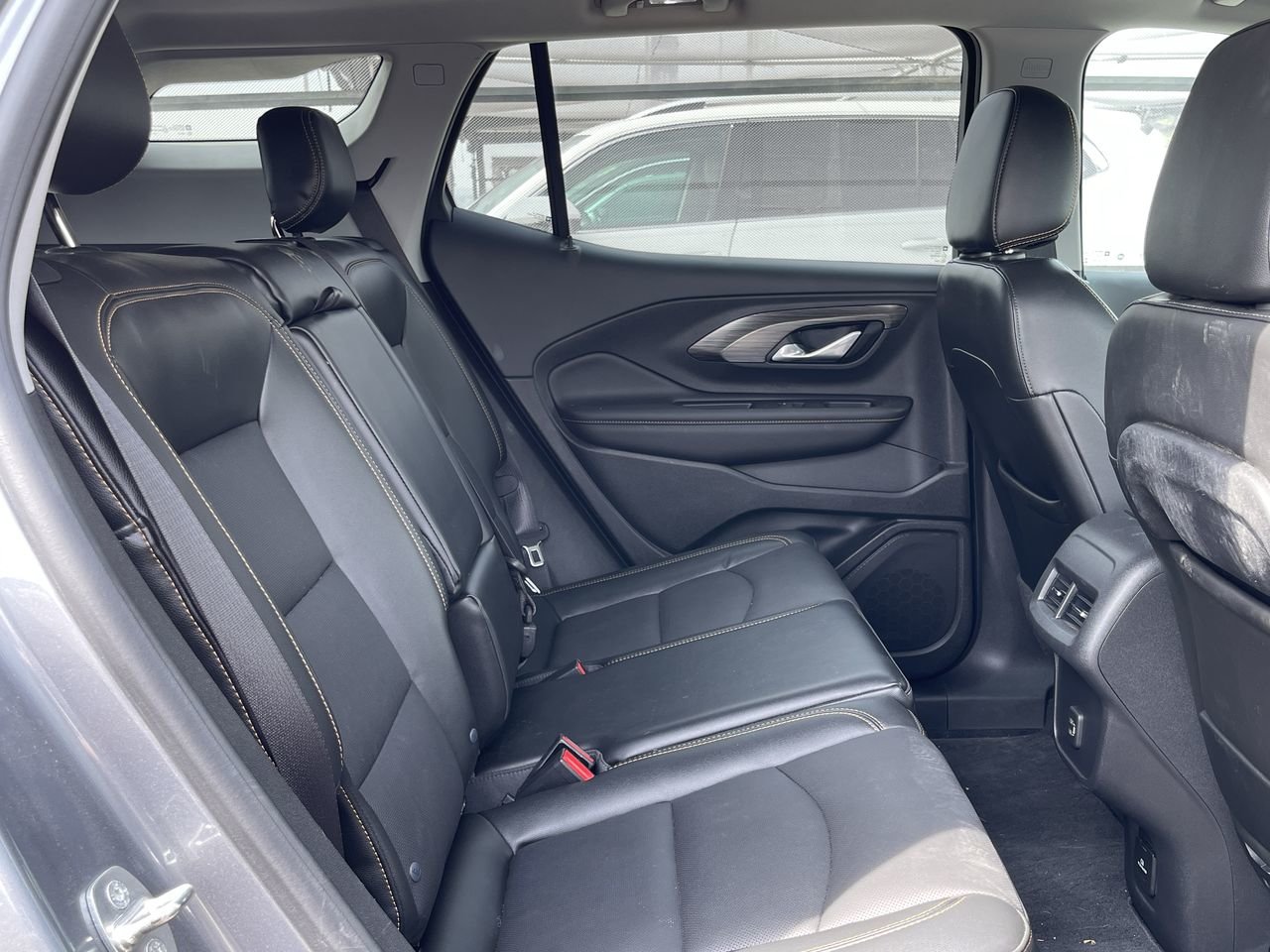 Used 2019 Graphite Grey (MET) GMC SLT image 30