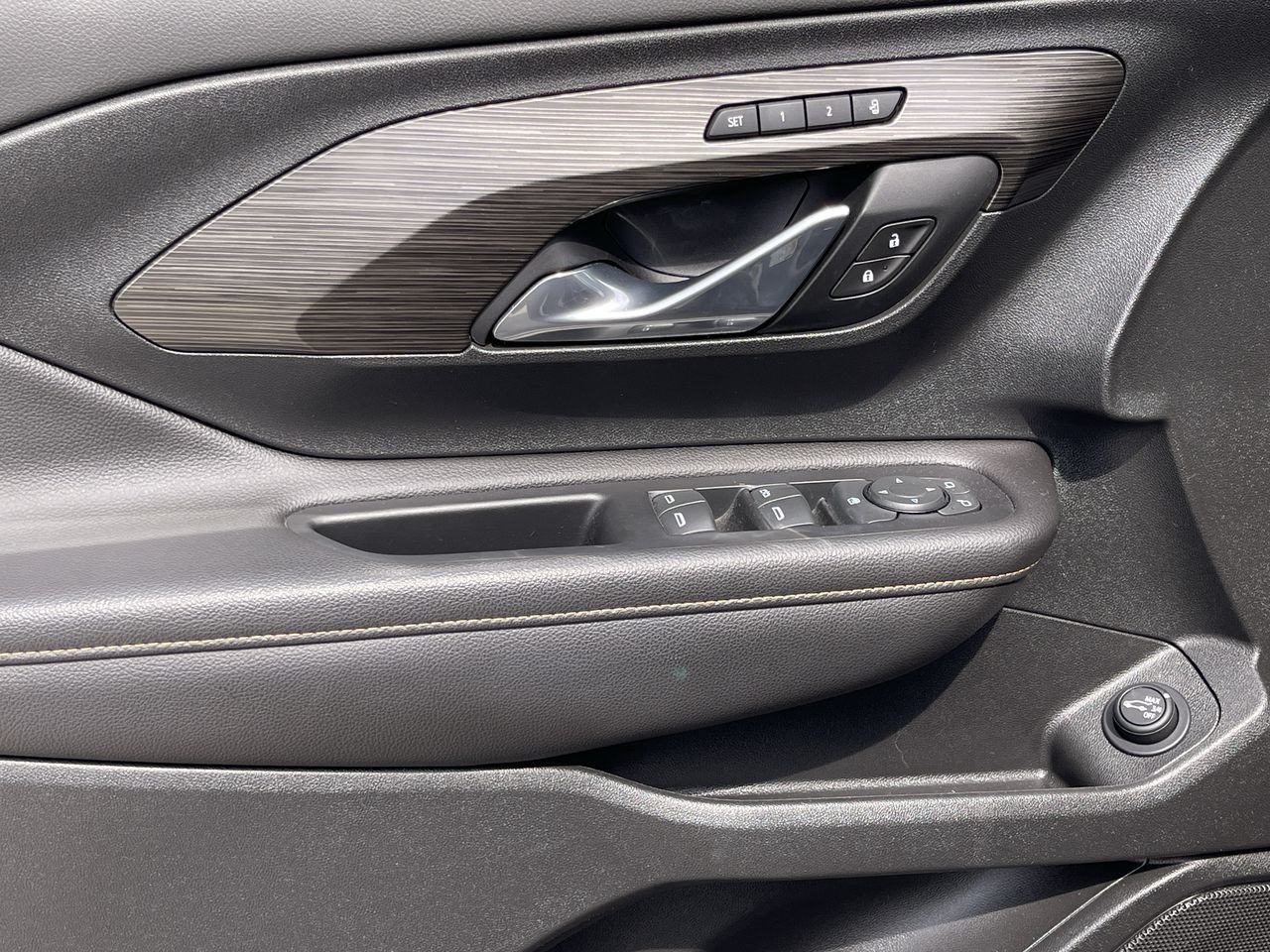Used 2019 Graphite Grey (MET) GMC SLT image 21