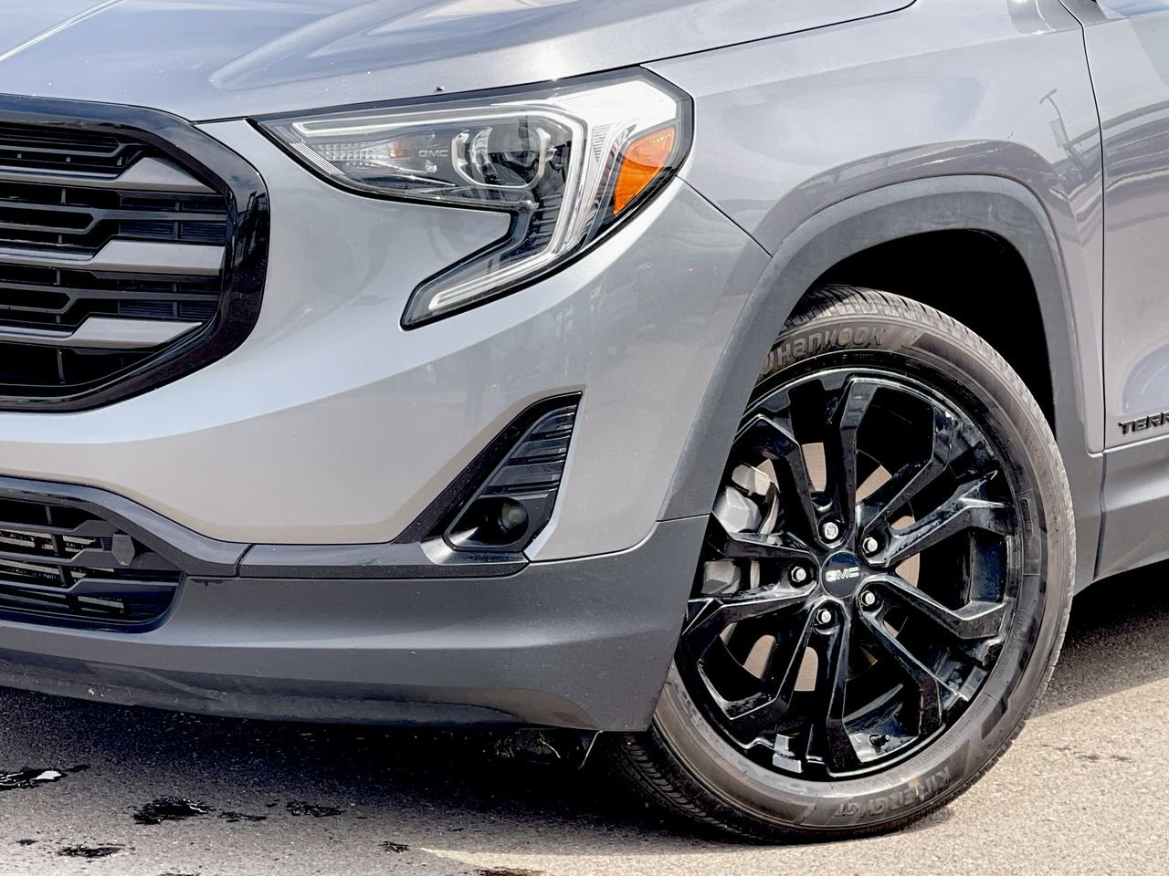 Used 2019 Graphite Grey (MET) GMC SLT image 18
