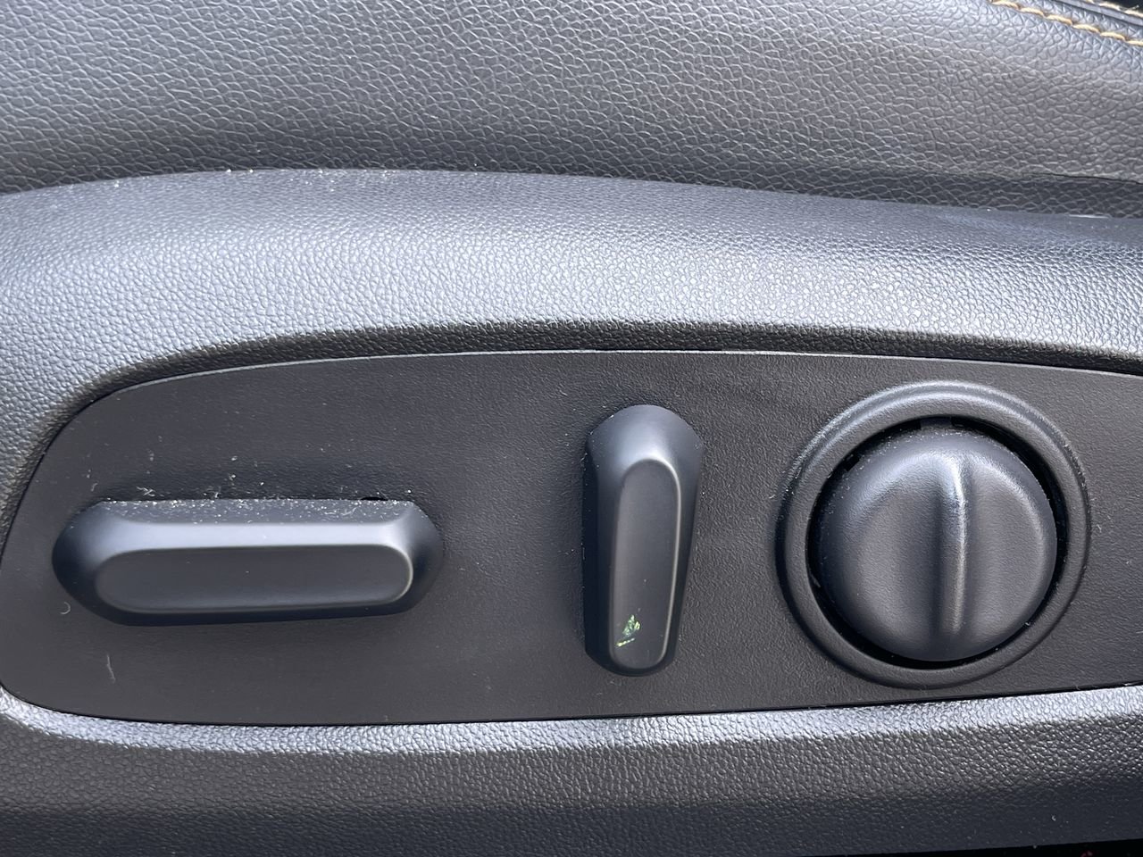 Used 2019 Graphite Grey (MET) GMC SLT image 20