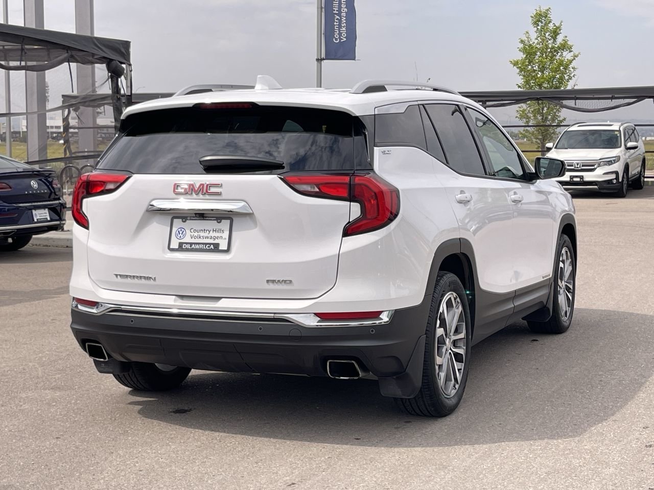 Used 2019 Summit White GMC SLT image 10