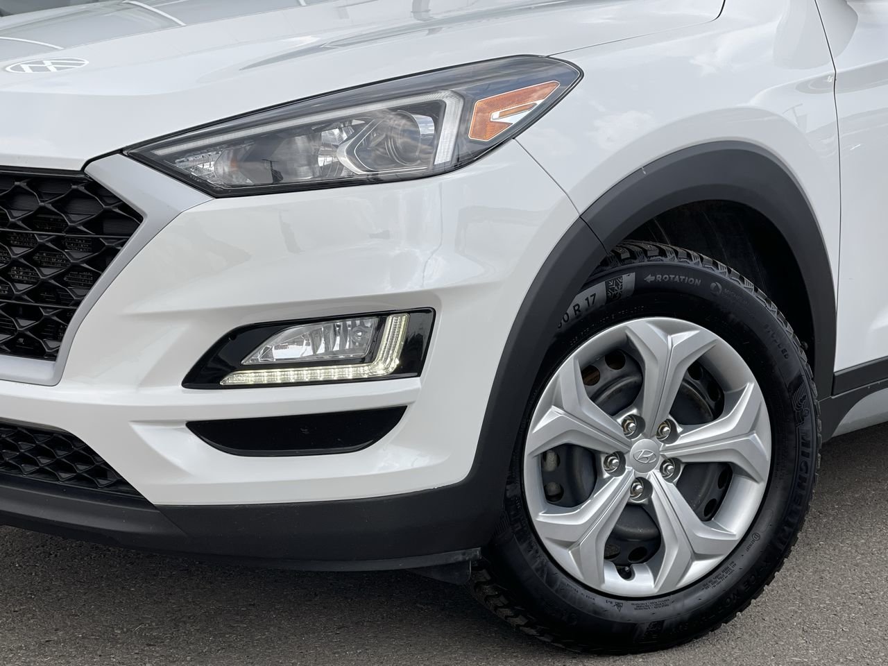 Used 2020 Crystal White Hyundai Essential Front-Wheel Drive image 18
