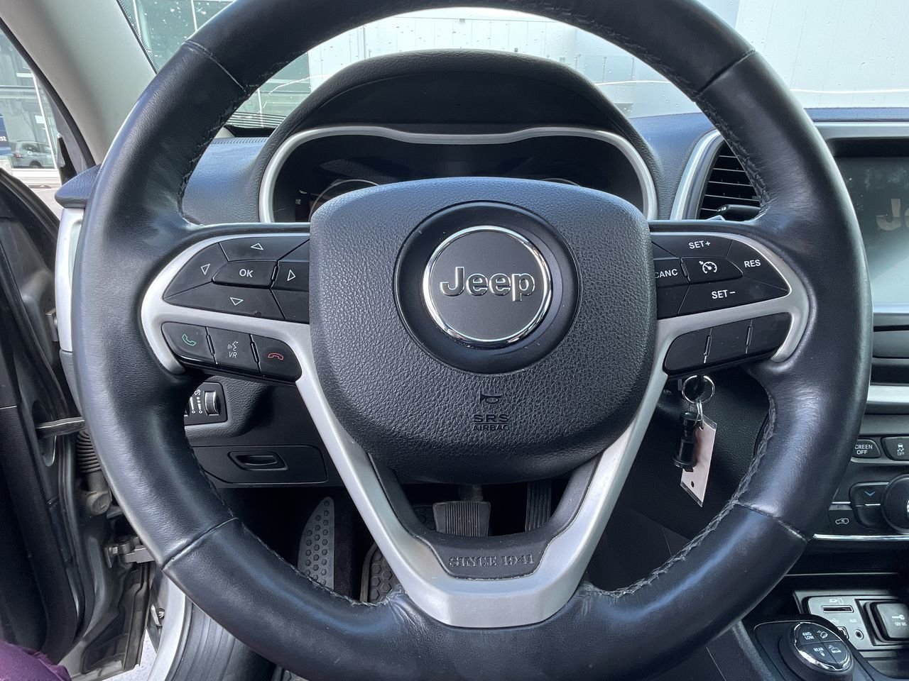 Used 2016 Billet Silver (MET) Jeep Trailhawk image 22